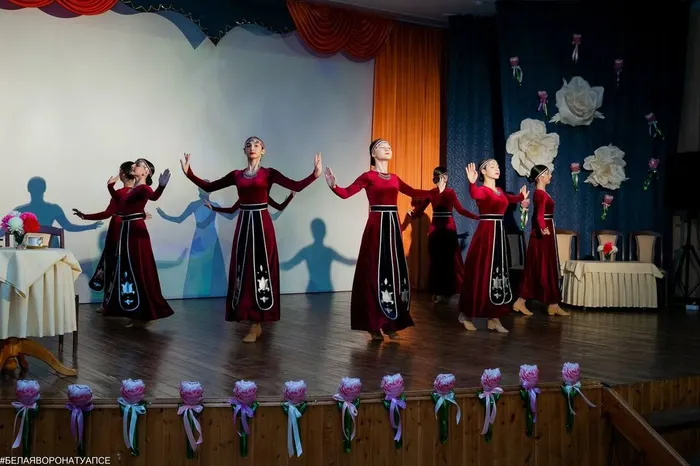 Концертно – театрализованная программа «Анютины глазки» (3)